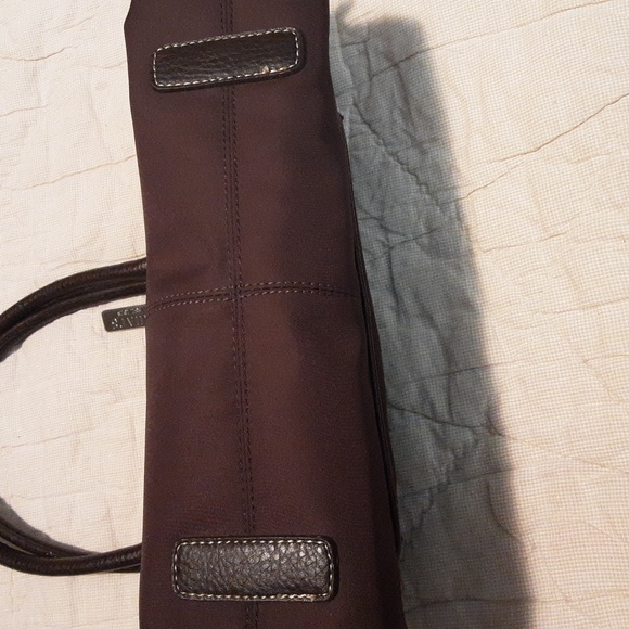 Chaps brand purse - Picture 4 of 8